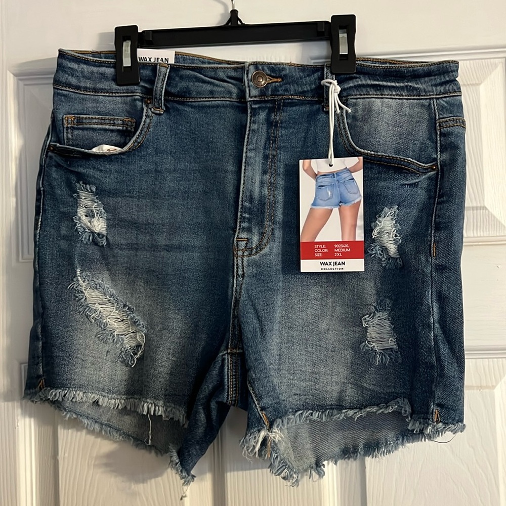 Plus size stretchy denim shorts